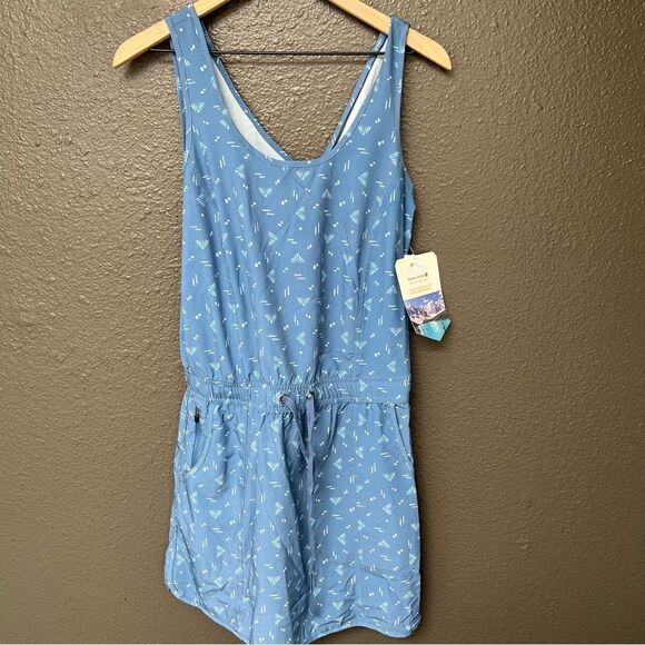 Mountains and Isles active dress size S - Picture 1 of 11